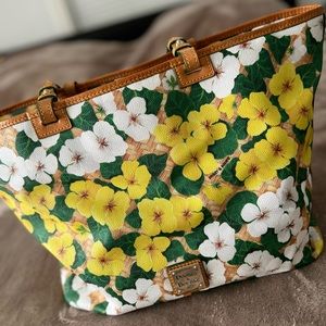 Dooney & Bourke Bag